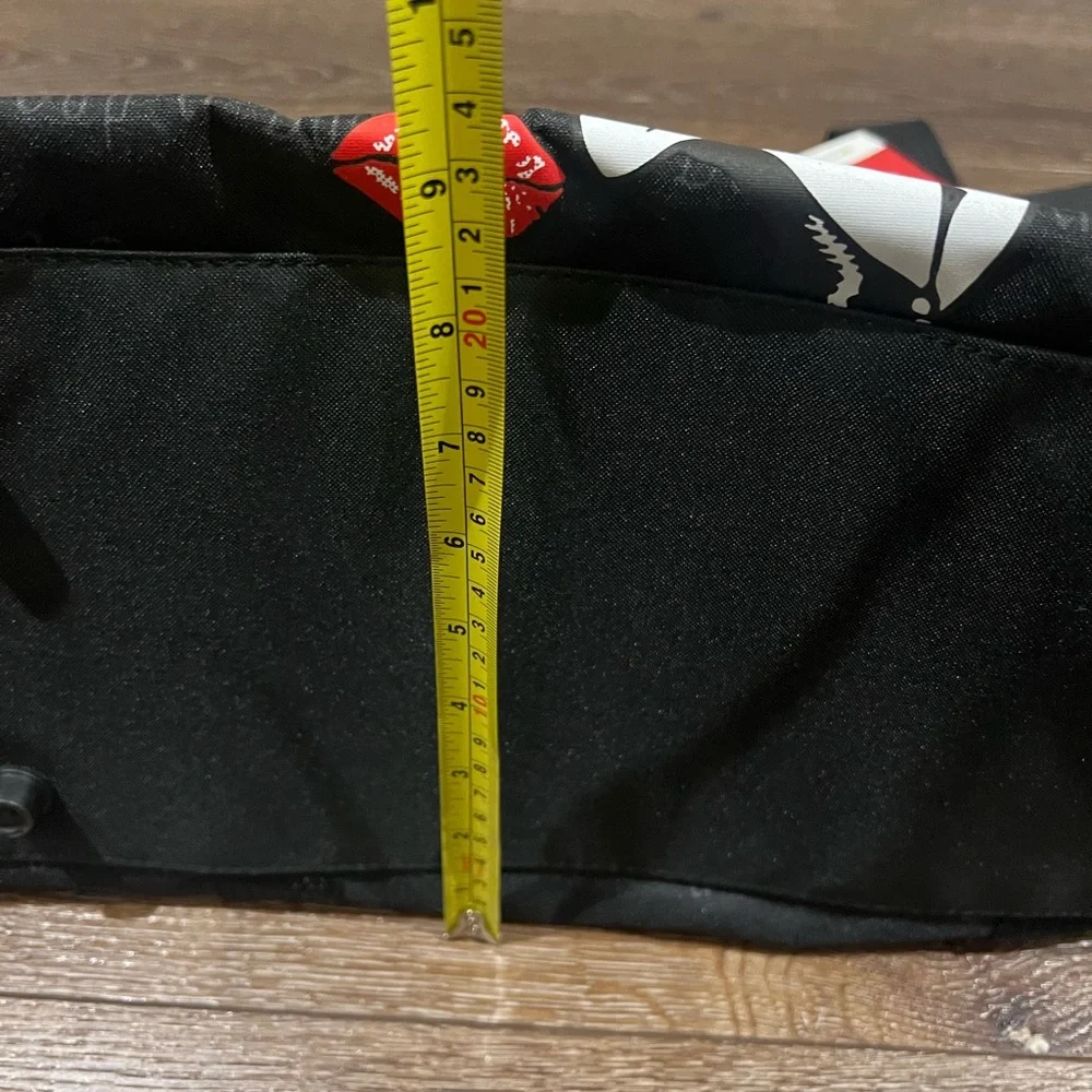 NWT Betty boop duffle bag / weekender travel bag black and white - Picture 11 of 14